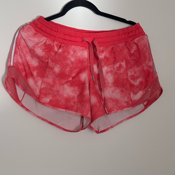 Lululemon Athleta Stylish pink Tie-Dye Women's Shorts - Picture 1 of 3
